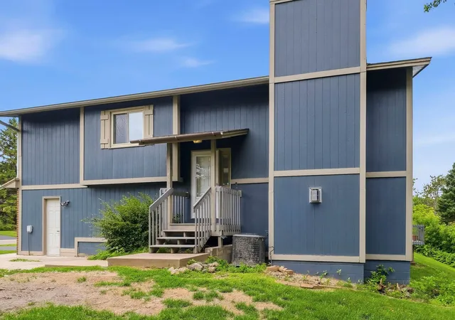 Photo 1 of Single family home for sale at 4250 Thornhill Ln, Vadnais Heights, MN 55127 | MLS# 7134217 | Listing updated on 2026-09-14