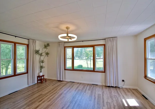 Photo 4 of Sale Pending at 8980 Old County Rd 23, Winona, MN 55987 | MLS# 7134220 | Listing updated on 2026-09-06