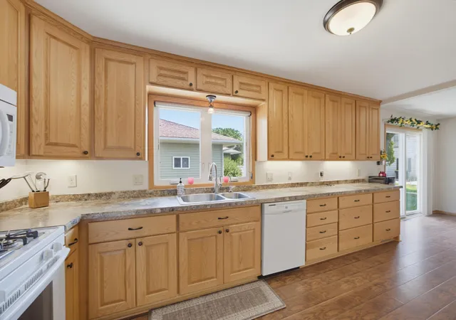 Photo 4 of Single family home for sale at 108 Park St N, Fairfax, MN 55332 | MLS# 7134222 | Listing updated on 2026-09-23