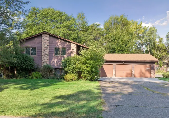 Photo 2 of Sale Pending at 1490 29th Ave Nw, New Brighton, MN 55112 | MLS# 7134236 | Listing updated on 2026-09-19