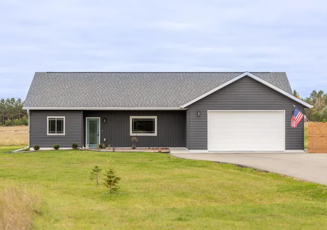 Photo 2 of Sale Pending at 3190 Carr Lake Rd Sw, Bemidji, MN 56601 | MLS# 7134271 | Listing updated on 2026-10-23