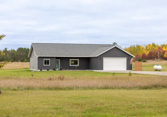 Photo 3 of Sale Pending at 3190 Carr Lake Rd Sw, Bemidji, MN 56601 | MLS# 7134271 | Listing updated on 2026-10-23