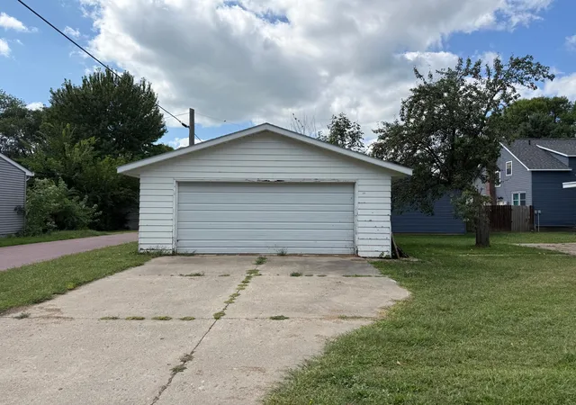Photo 15 of Sale Pending at 802 S Halvorson St, Redwood Falls, MN 56283 | MLS# 7134274 | Listing updated on 2026-09-04
