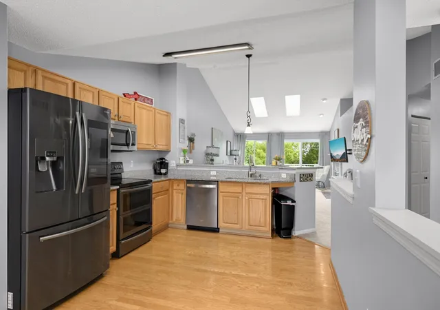 Photo 3 of Single family home for sale at 2161 Cool Stream Cir, Eagan, MN 55122 | MLS# 7134320 | Listing updated on 2026-08-28