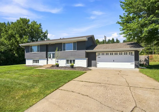 Photo 2 of Single family home for sale at 10201 209th Street N, Forest Lake, MN 55025 | MLS# 7134322 | Listing updated on 2026-09-08