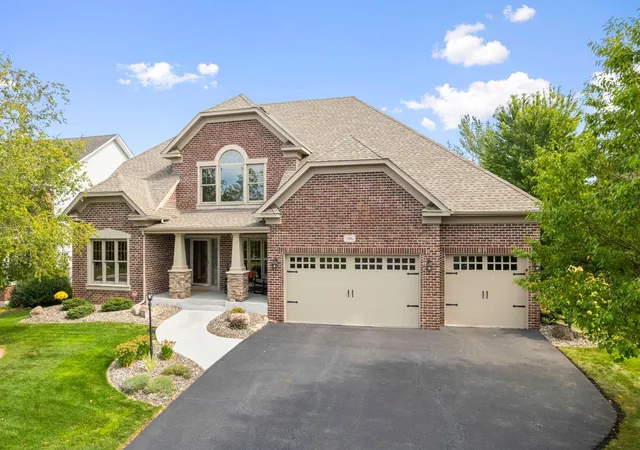Photo 2 of Single family home for sale at 1106 Overlook Ln, Carver, MN 55315 | MLS# 7134334 | Listing updated on 2026-10-09