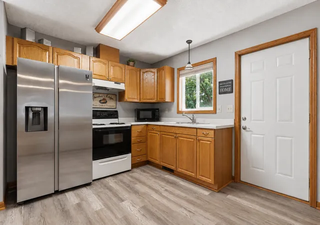 Photo 4 of Single family home for sale at 141 36Th Ave N, Saint Cloud, MN 56303 | MLS# 7134337 | Listing updated on 2026-09-25