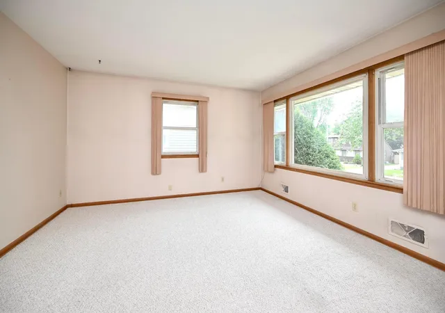 Photo 3 of Sale Pending at 2311 18th St Nw, Rochester, MN 55901 | MLS# 7134356 | Listing updated on 2026-08-31