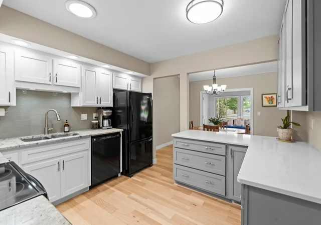 Photo 4 of Single family home for sale at 5757 Hyland Courts Dr, Bloomington, MN 55437 | MLS# 7134365 | Listing updated on 2026-09-06
