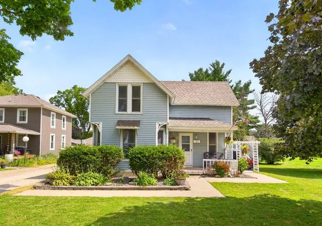 Photo 2 of Single family home for sale at 108 2nd St Ne, Grand Meadow, MN 55936 | MLS# 7134369 | Listing updated on 2026-10-05