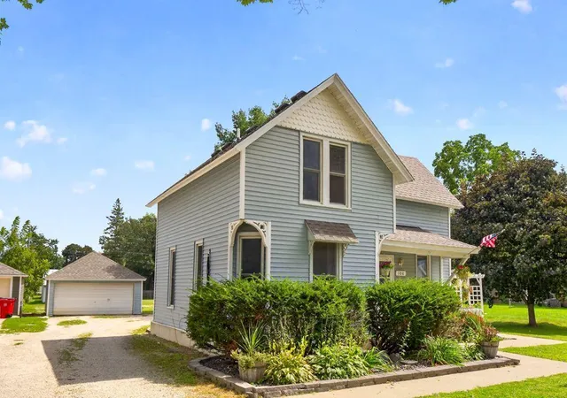 Photo 3 of Single family home for sale at 108 2nd St Ne, Grand Meadow, MN 55936 | MLS# 7134369 | Listing updated on 2026-10-05