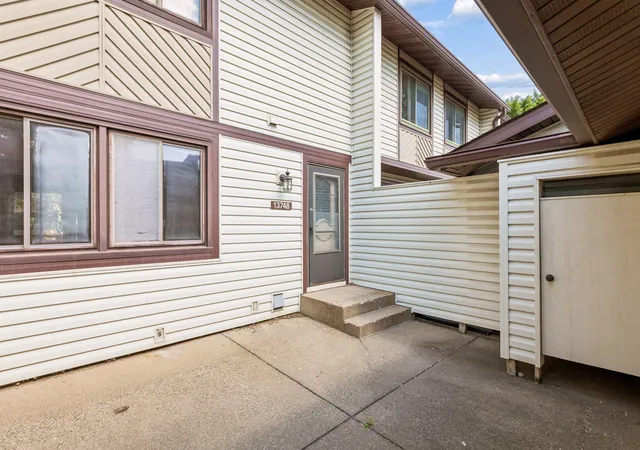Photo 2 of Single family home for sale at 13748 Heather Hills Dr, Burnsville, MN 55337 | MLS# 7134379 | Listing updated on 2026-09-01