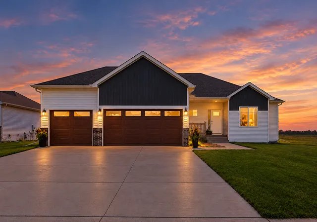 Single family home for sale at 1504 75Th Ave S, Fargo, ND 58104 | MLS# 7134380