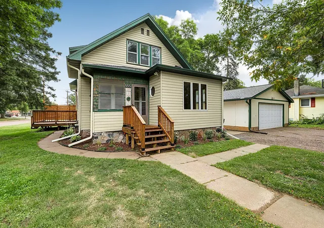 Photo 2 of Single family home for sale at 555 2nd Ave Nw, Milaca, MN 56353 | MLS# 7134409 | Listing updated on 2026-10-04