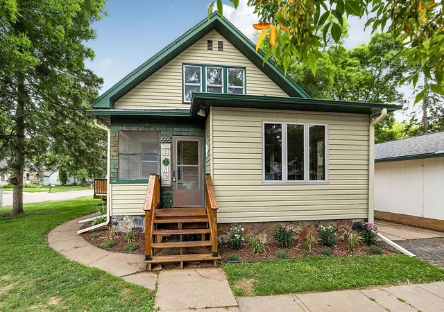 Photo 3 of Single family home for sale at 555 2nd Ave Nw, Milaca, MN 56353 | MLS# 7134409 | Listing updated on 2026-10-04