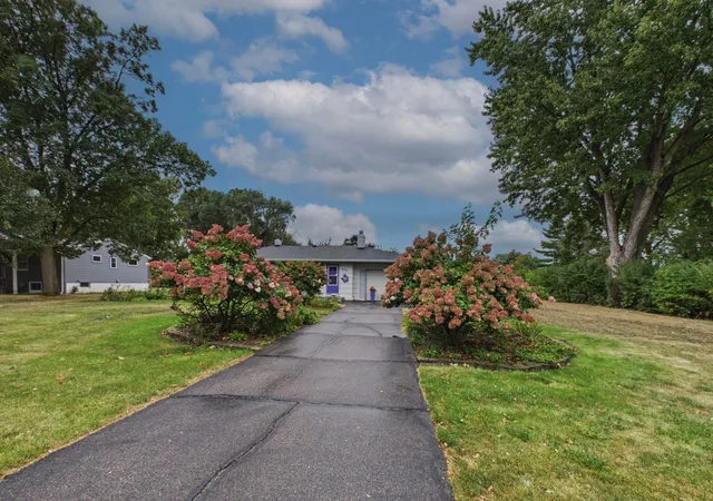 Photo 2 of Single family home for sale at 6720 W 175th Avenue, Eden Prairie, MN 55346 | MLS# 7134410 | Listing updated on 2026-09-18