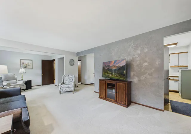 Photo 4 of Single family home for sale at 6720 W 175th Avenue, Eden Prairie, MN 55346 | MLS# 7134410 | Listing updated on 2026-09-18