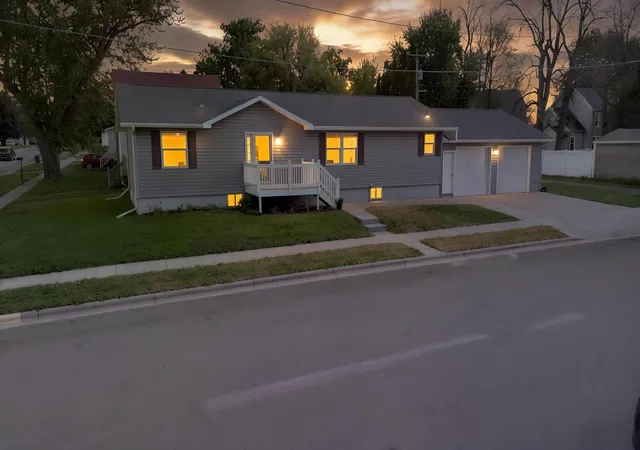 Photo 3 of Single family home for sale at 215 2nd Avenue Ne, Hayfield, MN 55940 | MLS# 7134414 | Listing updated on 2026-09-29