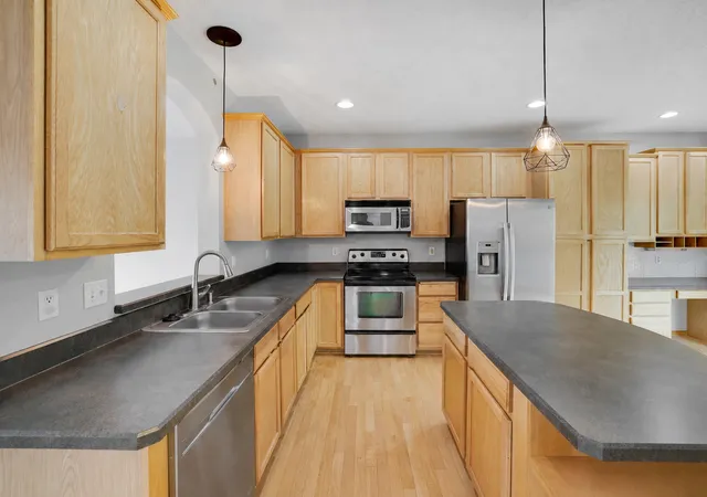 Photo 4 of Single family home for sale at 13761 54Th Ave N, Plymouth, MN 55446 | MLS# 7134445 | Listing updated on 2026-08-29