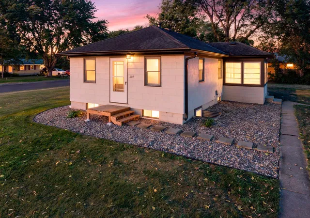 Photo 1 of Single family home for sale at 409 Clay St S, Shakopee, MN 55379 | MLS# 7134448 | Listing updated on 2026-10-19