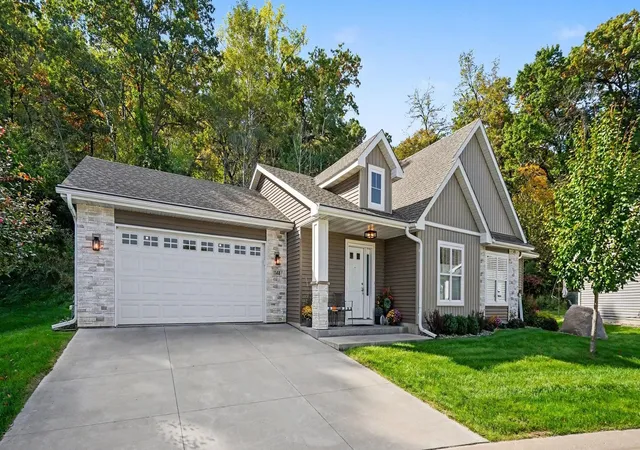Photo 2 of Sale Pending at 1148 Hewitt Blvd, Red Wing, MN 55066 | MLS# 7134451 | Listing updated on 2026-10-09