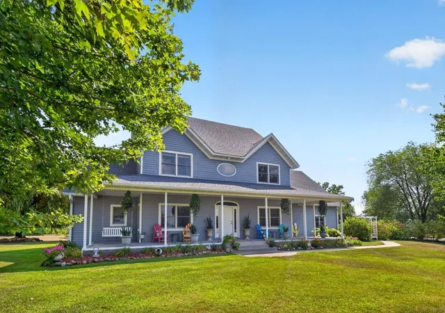 Photo 3 of Single family home for sale at 34693 Wells Creek Ct, Frontenac, MN 55026 | MLS# 7134465 | Listing updated on 2026-09-01
