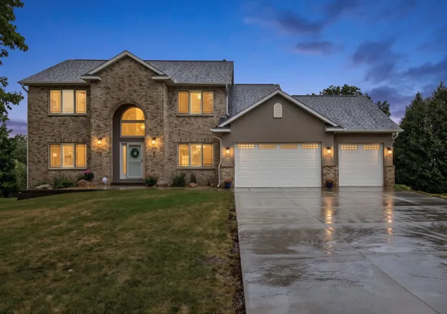 Single family home for sale at 8939 Heatherton Ridge Dr, Savage, MN 55378 | MLS# 7134480