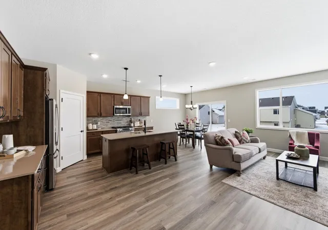 3rd image of 1037 E Meadowsweet Dr, River Falls, WI 54022 | MLS# 7134485