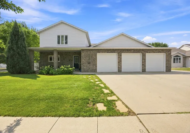 Photo 1 of Single family home for sale at 754 Wyndemere Dr, West Fargo, ND 58078 | MLS# 7134491 | Listing updated on 2026-09-08