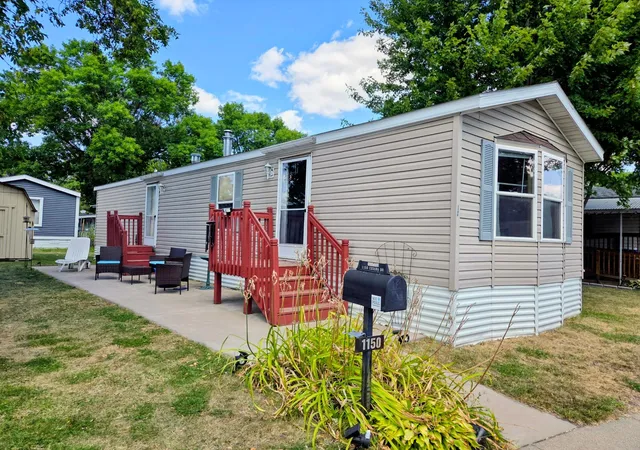 Photo 1 of Single family home for sale at 1150 Cessna Dr E, Saint Paul, MN 55112 | MLS# 7134498 | Listing updated on 2026-09-02