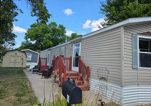 Photo 2 of Single family home for sale at 1150 Cessna Dr E, Saint Paul, MN 55112 | MLS# 7134498 | Listing updated on 2026-09-02
