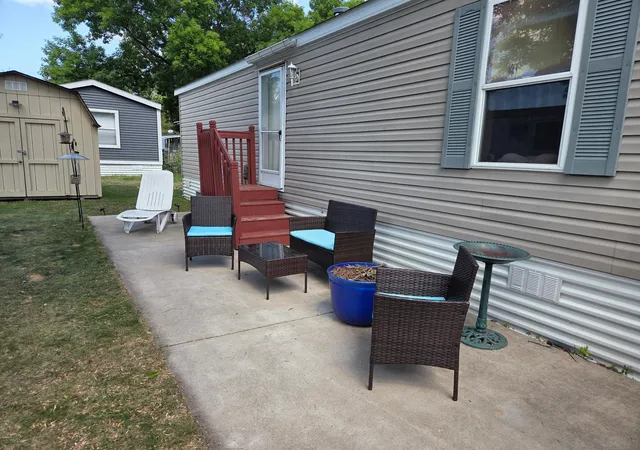 Photo 3 of Single family home for sale at 1150 Cessna Dr E, Saint Paul, MN 55112 | MLS# 7134498 | Listing updated on 2026-09-02