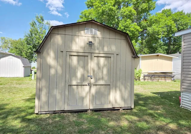 Photo 4 of Single family home for sale at 1150 Cessna Dr E, Saint Paul, MN 55112 | MLS# 7134498 | Listing updated on 2026-09-02