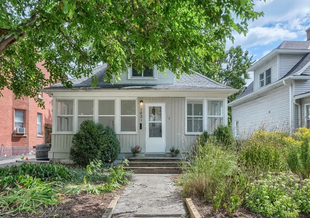 Photo 3 of Single family home for sale at 1821 Fillmore St Ne, Minneapolis, MN 55418 | MLS# 7134507 | Listing updated on 2026-08-30