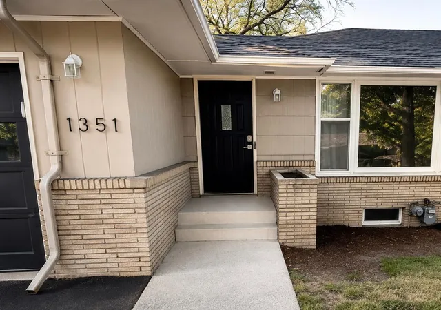 Photo 3 of Single family home for sale at 1351 Hillcrest Dr Ne, Fridley, MN 55432 | MLS# 7134518 | Listing updated on 2026-09-01