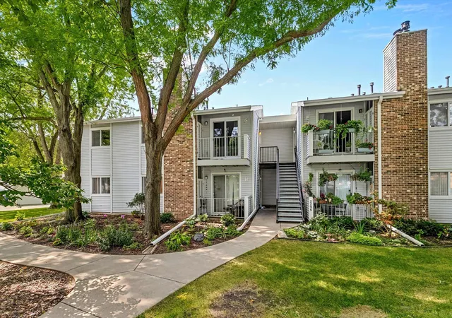 Photo 1 of Condo for sale at 2296 Benson Ave #G, Saint Paul, MN 55116 | MLS# 7134523 | Listing updated on 2026-08-28
