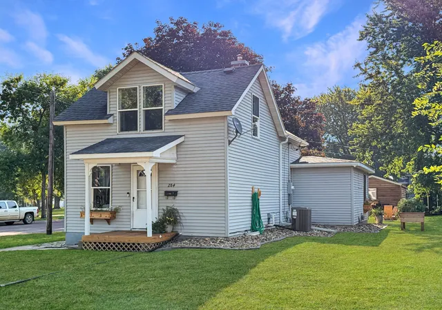 Single family home for sale at 284 2Nd St, Tracy, MN 56175 | MLS# 7134531