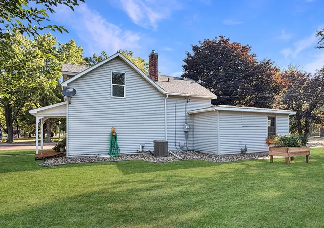 Photo 4 of Single family home for sale at 284 2Nd St, Tracy, MN 56175 | MLS# 7134531 | Listing updated on 2026-09-08
