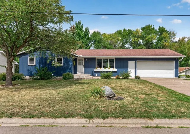 Photo 3 of Sale Pending at 30880 Belair Dr, Lindstrom, MN 55045 | MLS# 7134548 | Listing updated on 2026-10-01