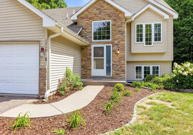 Photo 3 of Single family home for sale at 1218 Timber Ln, Buffalo, MN 55313 | MLS# 7134577 | Listing updated on 2026-10-05