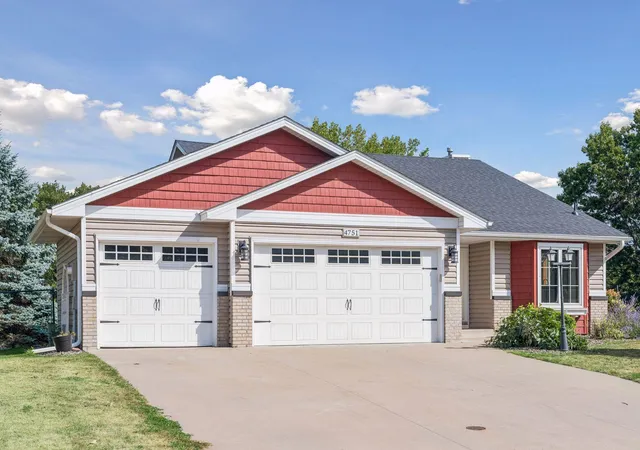 Photo 1 of Single family home for sale at 4751 Heather Ridge Rd N, Oakdale, MN 55128 | MLS# 7134580 | Listing updated on 2026-09-16