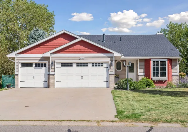 Photo 2 of Single family home for sale at 4751 Heather Ridge Rd N, Oakdale, MN 55128 | MLS# 7134580 | Listing updated on 2026-09-16