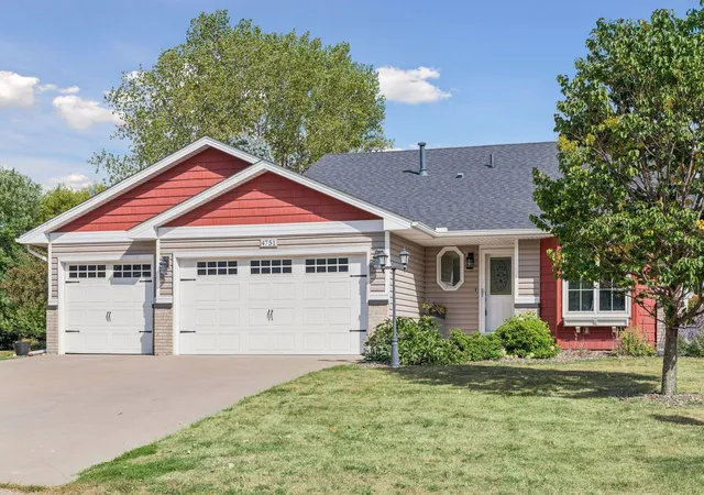 Photo 3 of Single family home for sale at 4751 Heather Ridge Rd N, Oakdale, MN 55128 | MLS# 7134580 | Listing updated on 2026-09-16