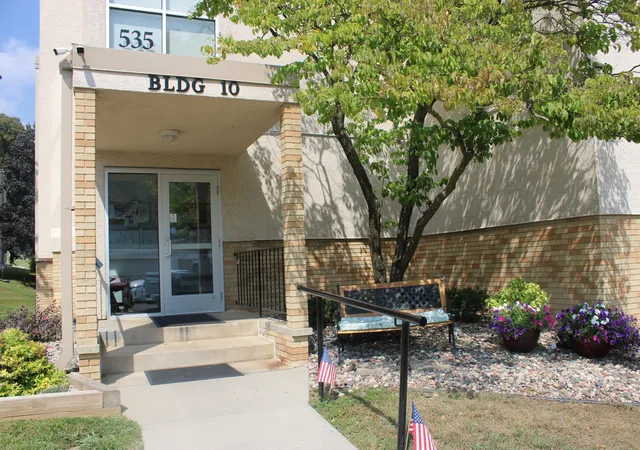 Condo for sale at 535 19Th St Nw #11, Rochester, MN 55901 | MLS# 7134599
