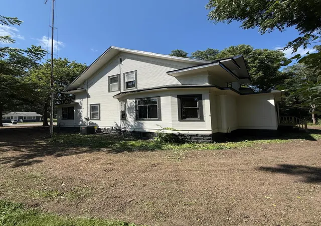 Photo 3 of Single family home for sale at 401 2nd St N, Atwater, MN 56209 | MLS# 7134609 | Listing updated on 2026-09-29