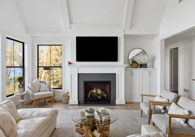 Photo 3 of Single family home for sale at 2213 Oakland Rd, Minnetonka, MN 55305 | MLS# 7134610 | Listing updated on 2026-08-27