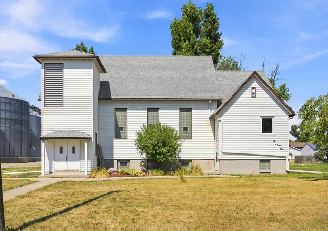 Photo 2 of Single family home for sale at 639 Front St, Gardner, ND 58036 | MLS# 7134647 | Listing updated on 2026-09-04