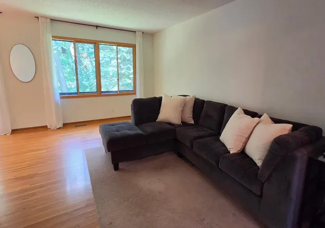 Photo 4 of Single family home for sale at 12123 Red Oak Ct S, Burnsville, MN 55337 | MLS# 7134657 | Listing updated on 2026-08-30