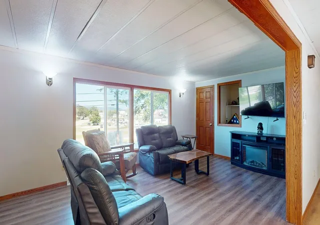 Photo 3 of Single family home for sale at 689 E Lake Blvd, Winona, MN 55987 | MLS# 7134711 | Listing updated on 2026-09-04