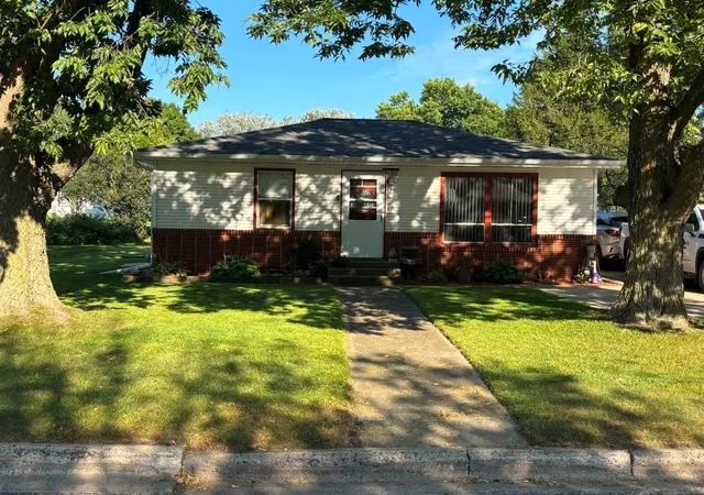 Photo 1 of Sale Pending at 128 S Morrison Ave, Jackson, MN 56143 | MLS# 7134723 | Listing updated on 2026-09-08